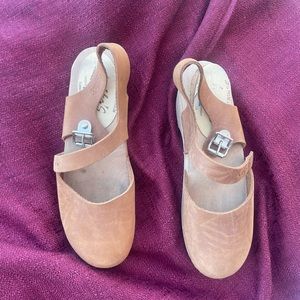 Lotta From Stockholm Low Wood Clogs in Brown Oiled Nubuck EUR 39